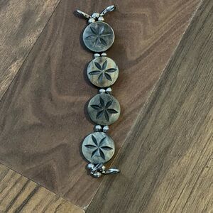 Elegant Star Pattern Bracelet